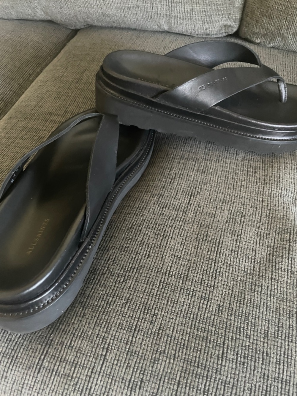 Black Men's Flip Flop Sandals - Leather 

Men’s 7
Ladies 9
EUR 40